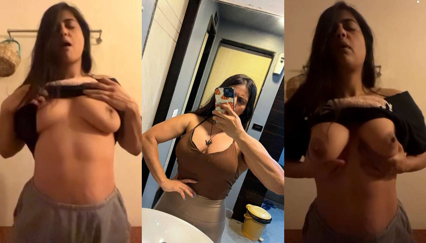 Indian Fit Girl Teasing Showing Boobs