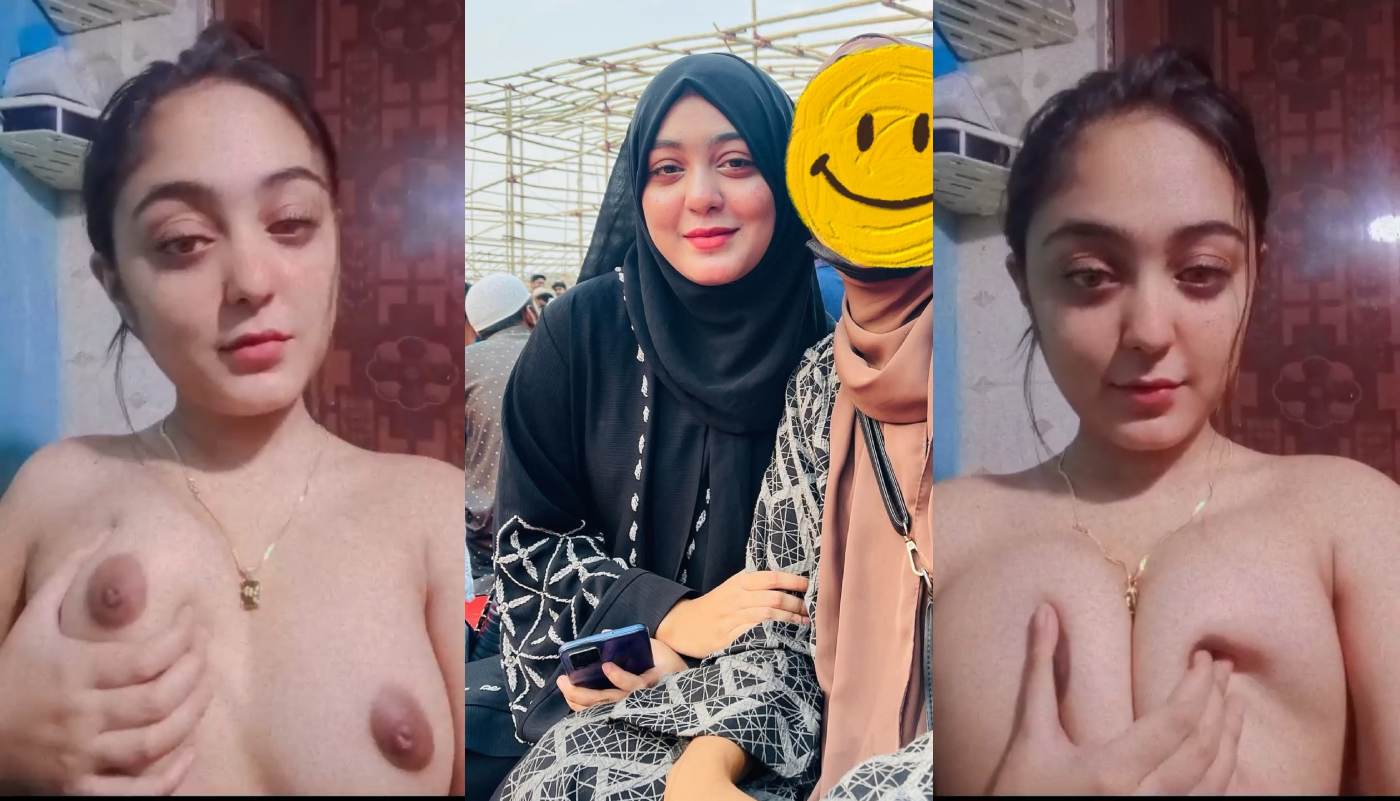 Beautiful Hijabi Babe Showing